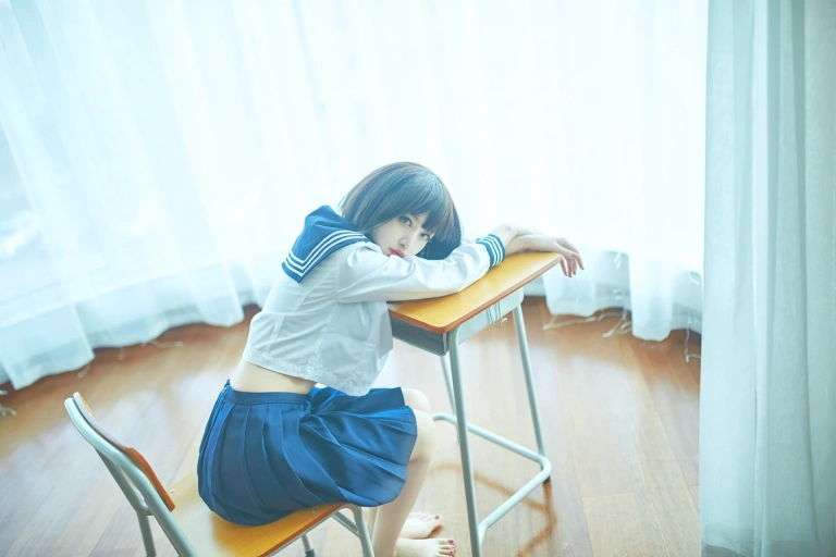 Shika小鹿鹿《短发JK》主题写真：11张全套美图