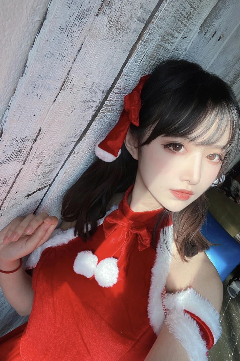 Shika小鹿鹿《圣诞四套合集》主题写真：42张全套美图