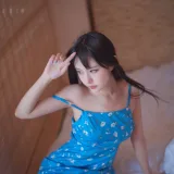 Shika小鹿鹿《蓝裙子》主题写真：16张全套美图