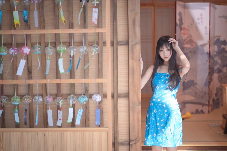 Shika小鹿鹿《蓝裙子》主题写真：16张全套美图