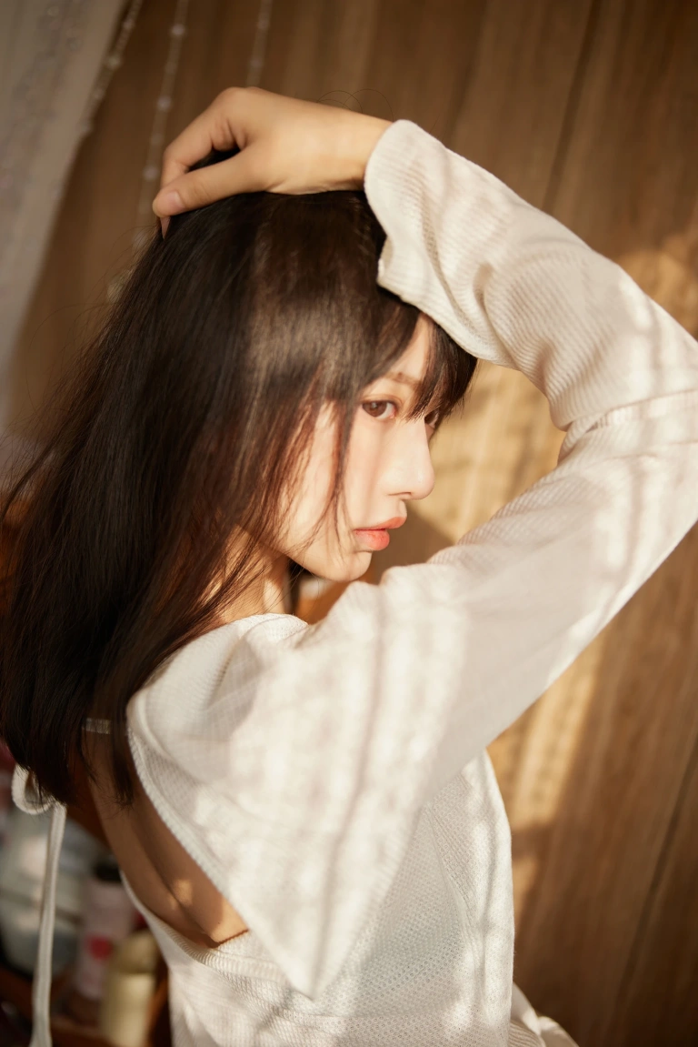 Shika小鹿鹿《鹳鸟踟蹰》主题写真：40张全套美图