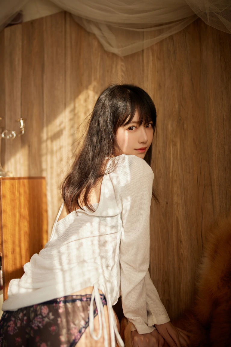 Shika小鹿鹿《鹳鸟踟蹰》主题写真：40张全套美图