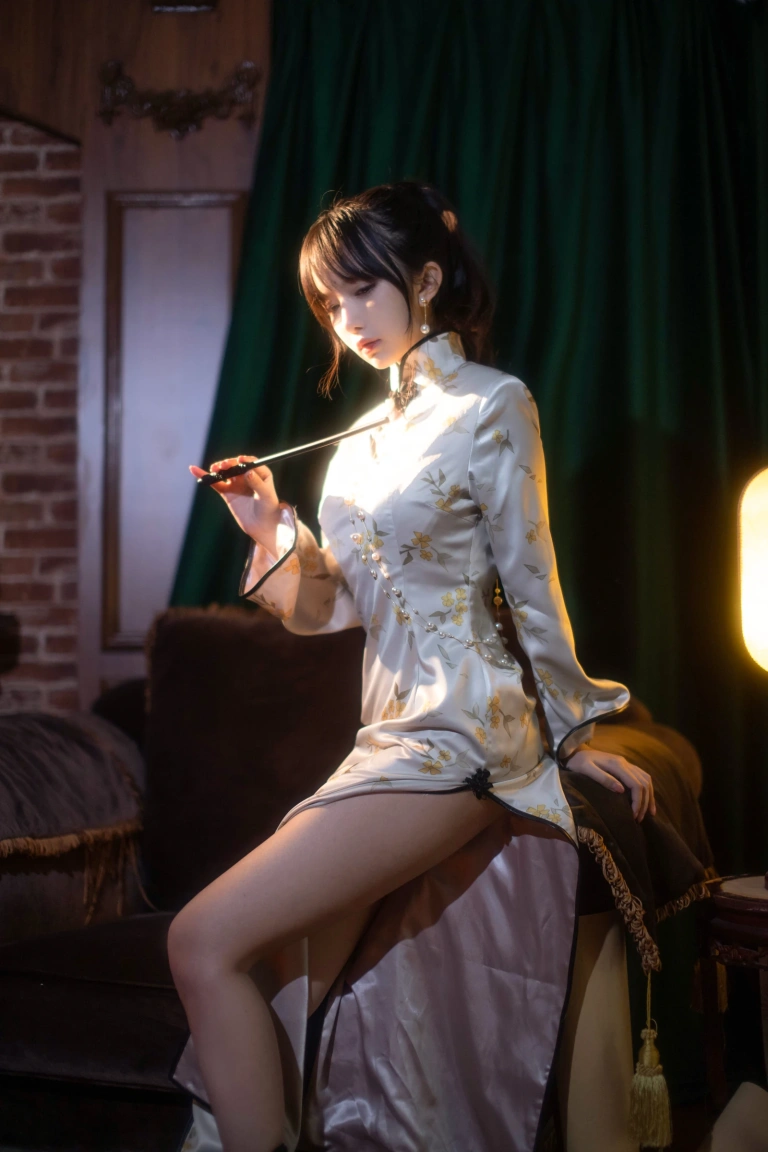 Shika小鹿鹿《中秋旗袍》主题写真：12张全套美图