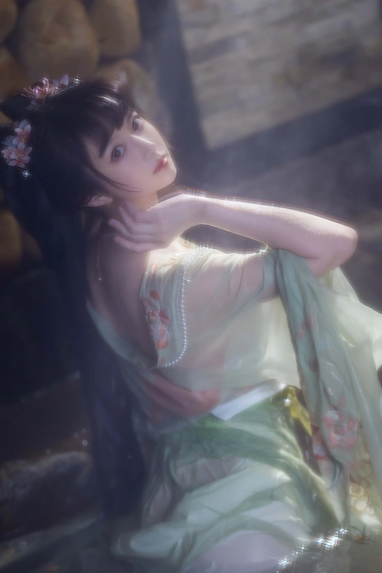 Shika小鹿鹿《不早朝》主题写真：28张全套美图，含1个视频