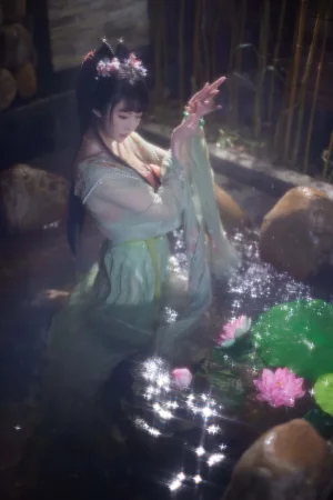 Shika小鹿鹿《不早朝》主题写真：28张全套美图，含1个视频