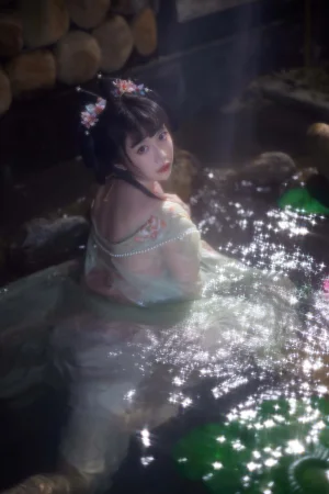 Shika小鹿鹿《不早朝》主题写真：28张全套美图，含1个视频