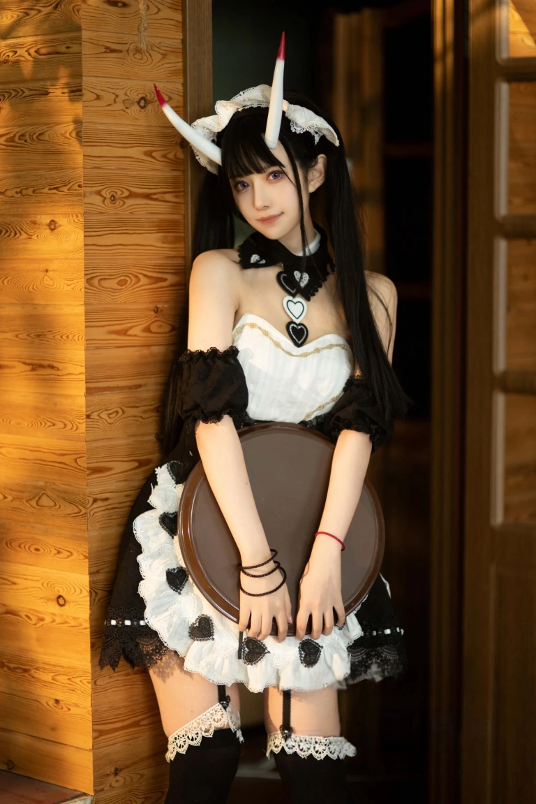 Shika小鹿鹿《能代女仆》主题写真：44张全套美图