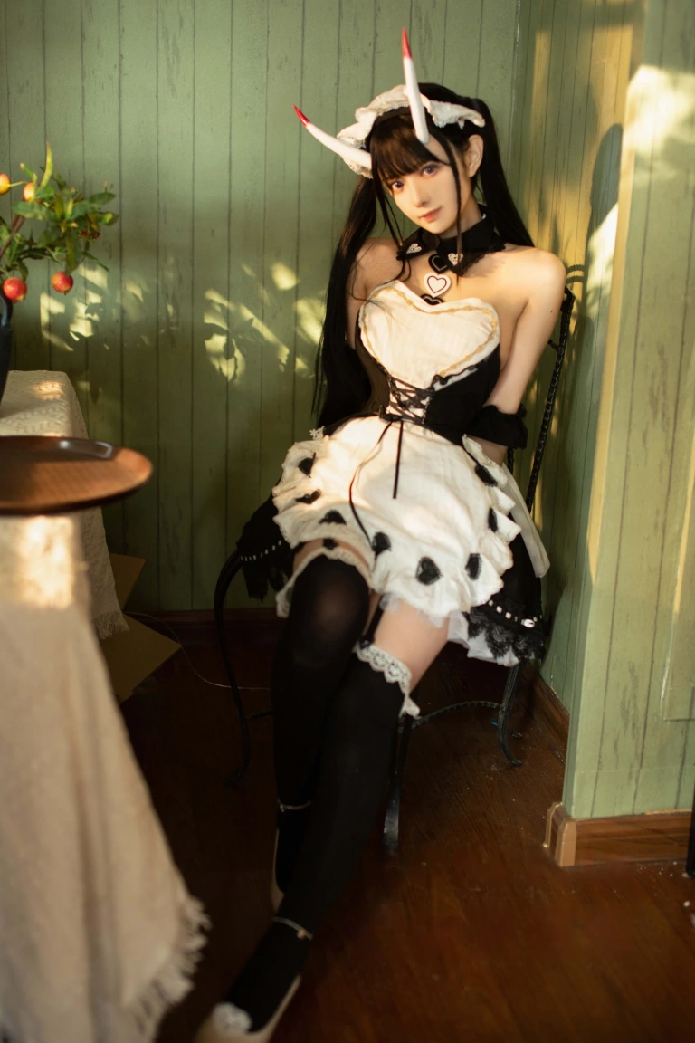 Shika小鹿鹿《能代女仆》主题写真：44张全套美图