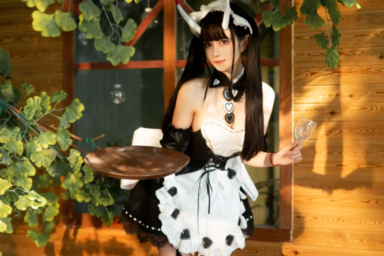 Shika小鹿鹿《能代女仆》主题写真：44张全套美图