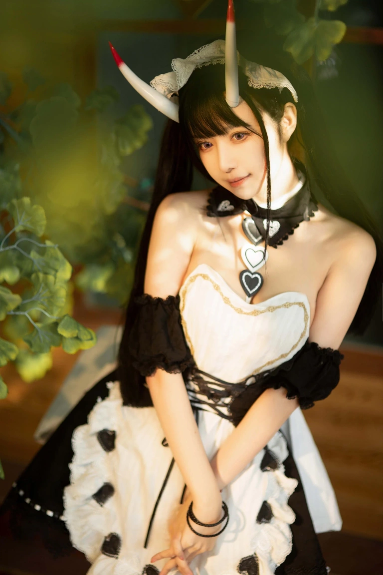 Shika小鹿鹿《能代女仆》主题写真：44张全套美图