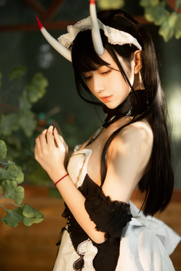 Shika小鹿鹿《能代女仆》主题写真：44张全套美图