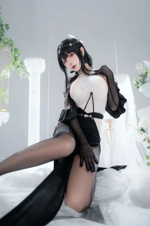Shika小鹿鹿《碧蓝航线 镇海》主题写真：10张全套美图