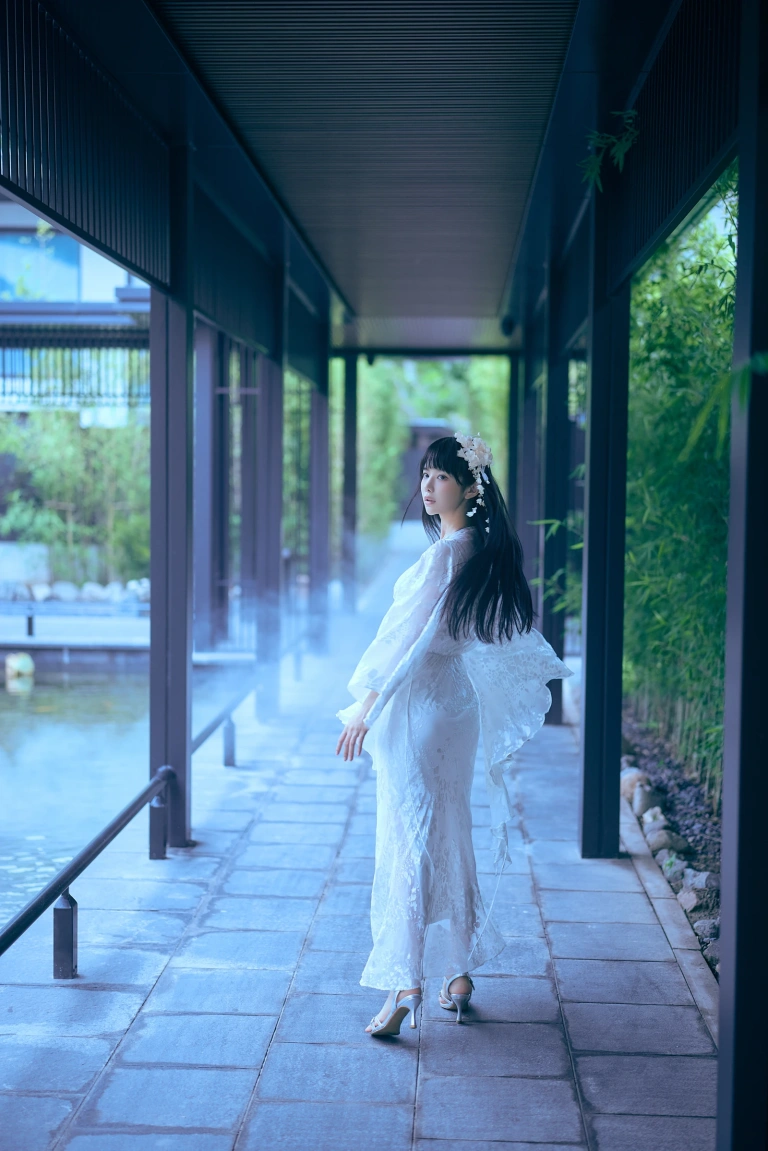 Shika小鹿鹿《新中式》主题写真：21张全套美图
