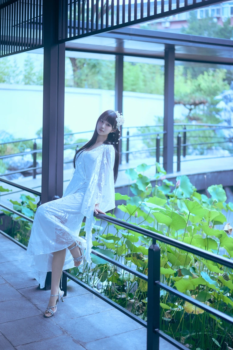 Shika小鹿鹿《新中式》主题写真：21张全套美图
