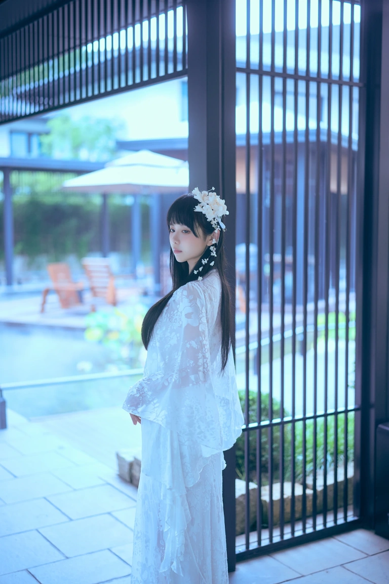 Shika小鹿鹿《新中式》主题写真：21张全套美图