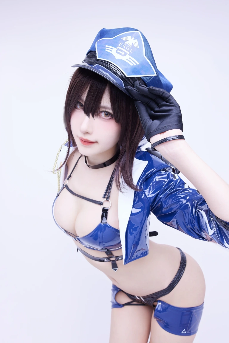 Shika小鹿鹿《碧蓝航线 巴尔的摩赛车服》主题写真：9张全套美图