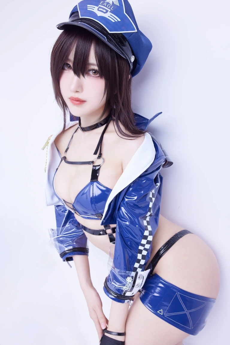 Shika小鹿鹿《碧蓝航线 巴尔的摩赛车服》主题写真：9张全套美图