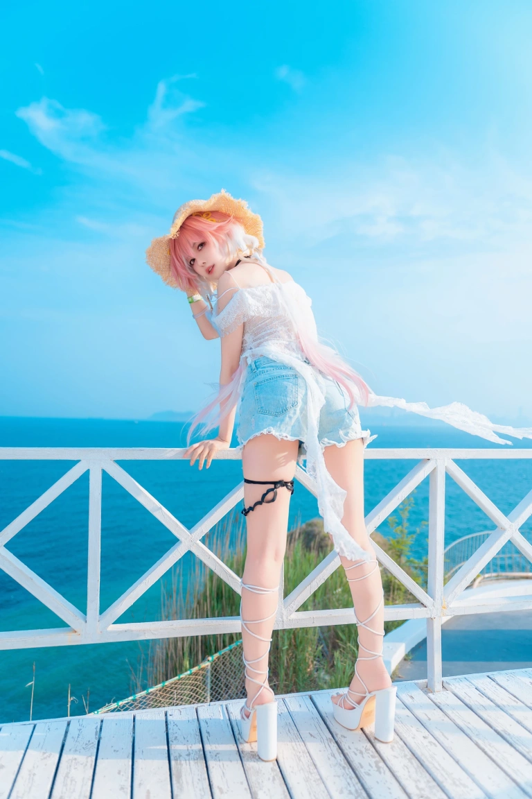 Shika小鹿鹿《鸣潮 长离同人》主题写真：22张全套美图