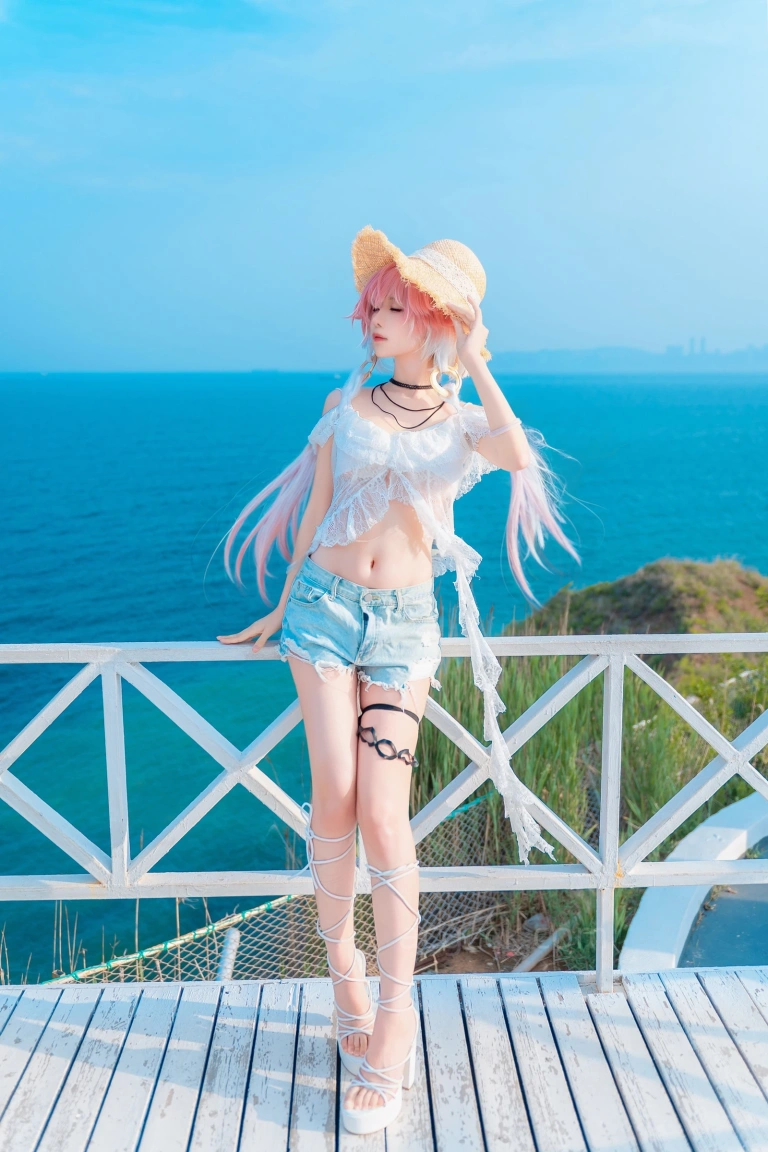 Shika小鹿鹿《鸣潮 长离同人》主题写真：22张全套美图