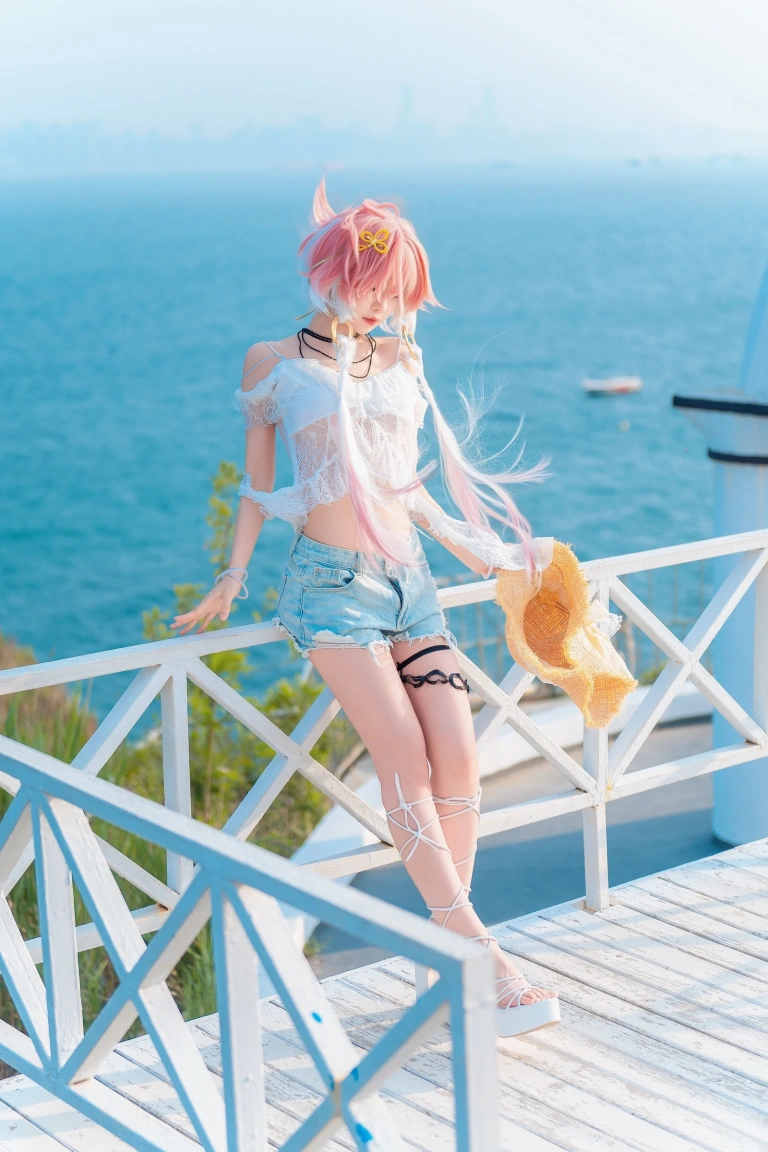 Shika小鹿鹿《鸣潮 长离同人》主题写真：22张全套美图