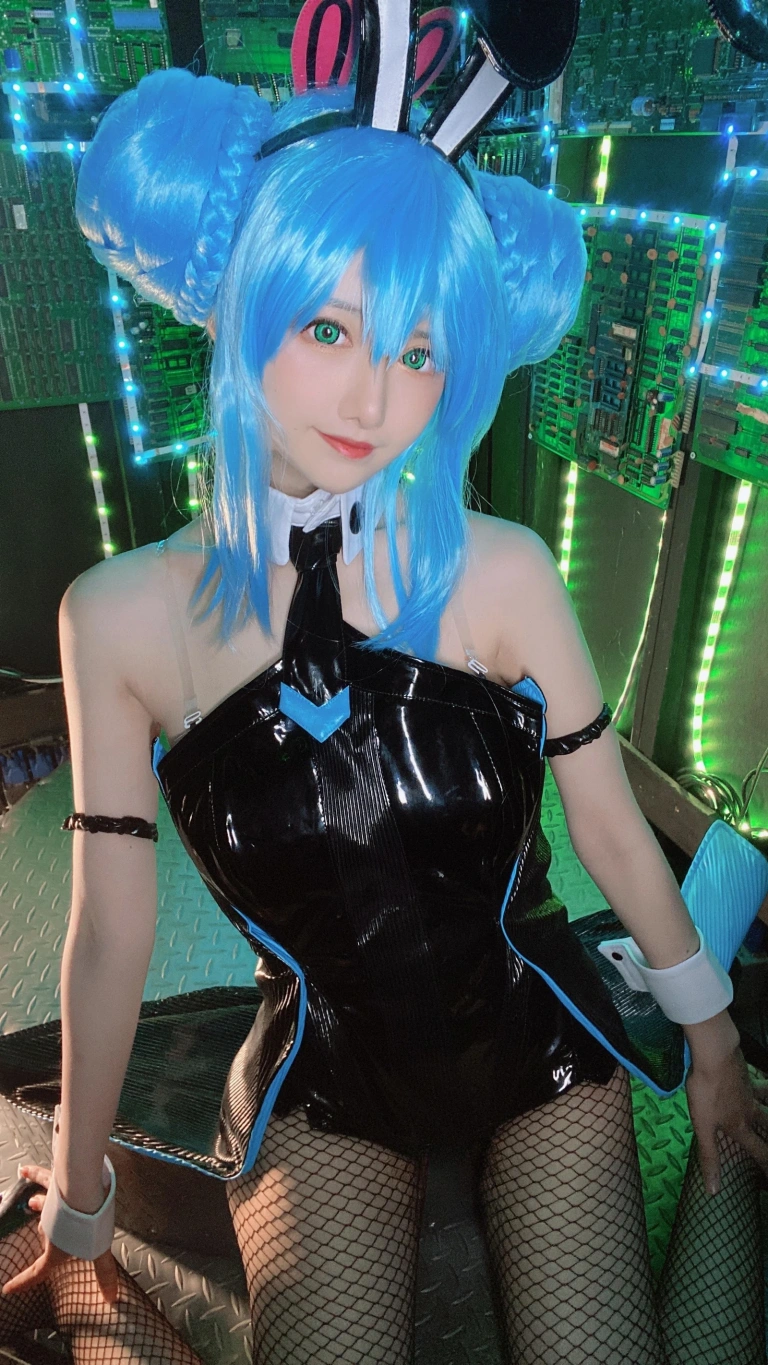 Shika小鹿鹿《莎拉自拍集》主题写真：30张全套美图