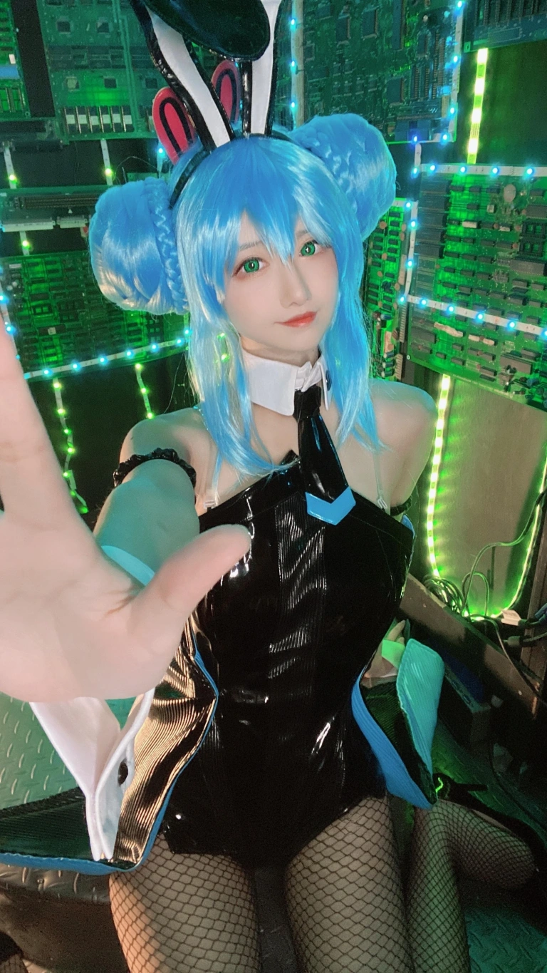 Shika小鹿鹿《莎拉自拍集》主题写真：30张全套美图