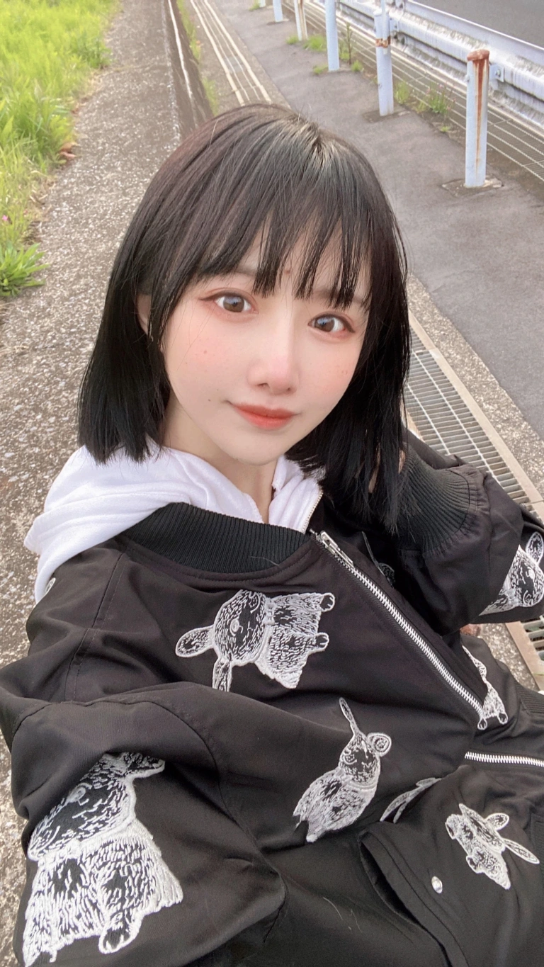 Shika小鹿鹿《莎拉自拍集》主题写真：30张全套美图