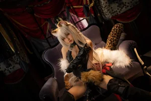Shika小鹿鹿《莎拉自拍集》主题写真：30张全套美图