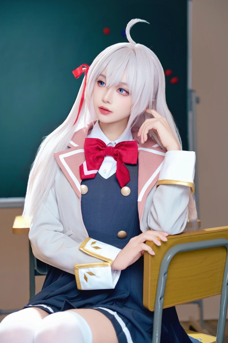 Shika小鹿鹿《邻座艾莉同学》主题写真：38张全套美图，含2个视频