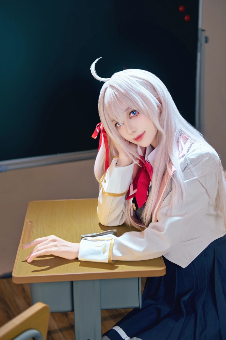 Shika小鹿鹿《邻座艾莉同学》主题写真：38张全套美图，含2个视频