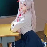 Shika小鹿鹿《邻座艾莉同学》主题写真：38张全套美图，含2个视频