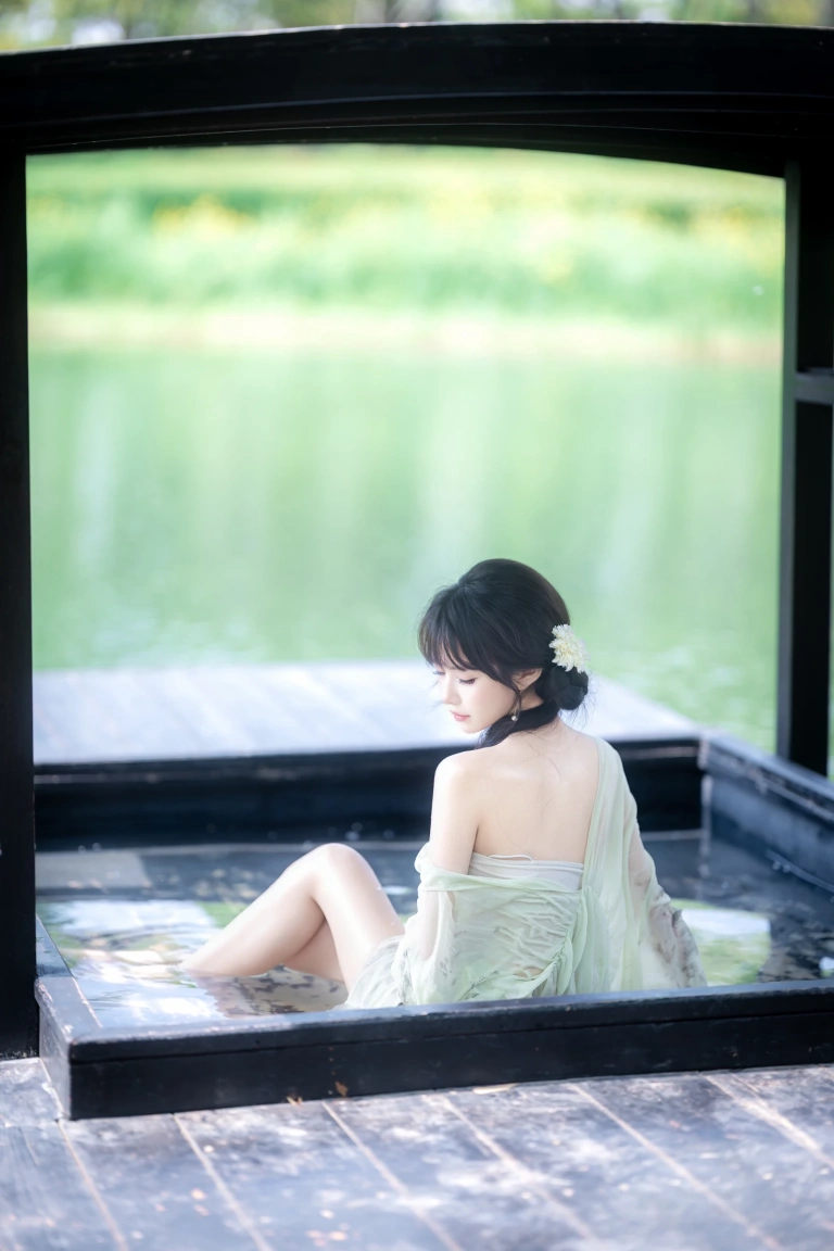 Shika小鹿鹿《江南水色》主题写真：65张全套美图，含3个视频