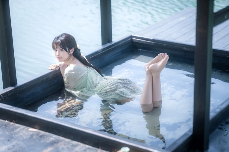 Shika小鹿鹿《江南水色》主题写真：65张全套美图，含3个视频