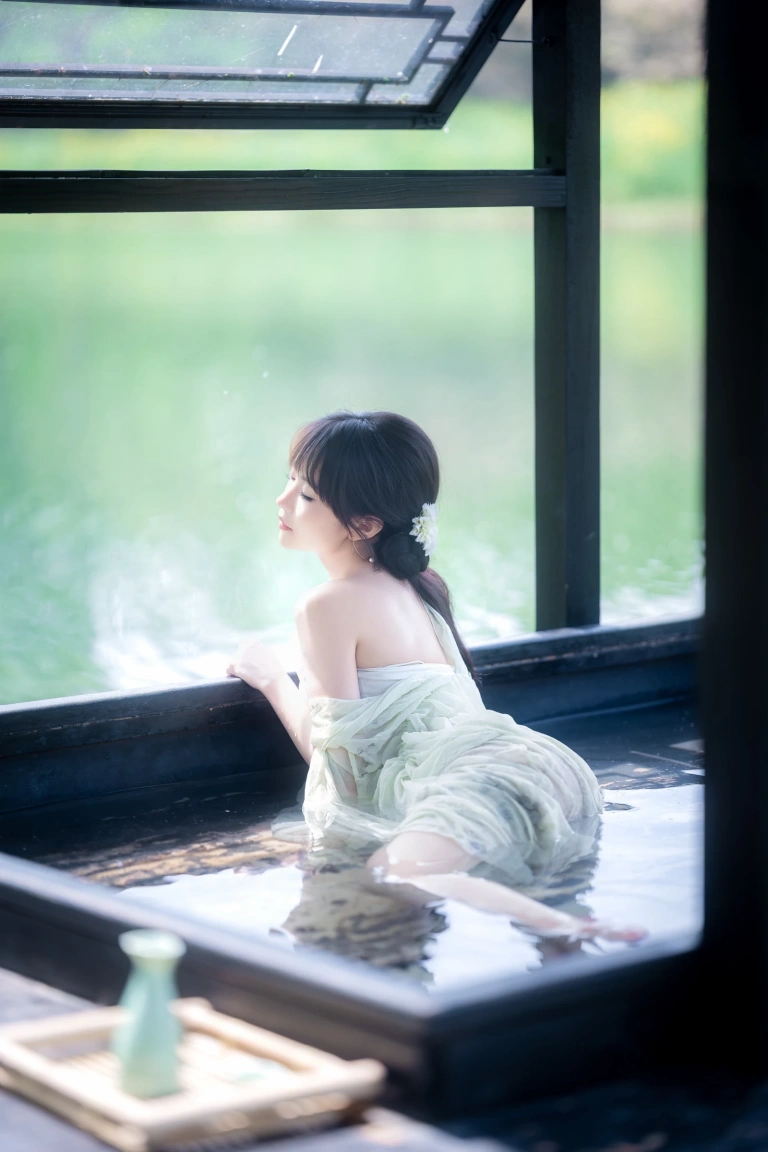 Shika小鹿鹿《江南水色》主题写真：65张全套美图，含3个视频