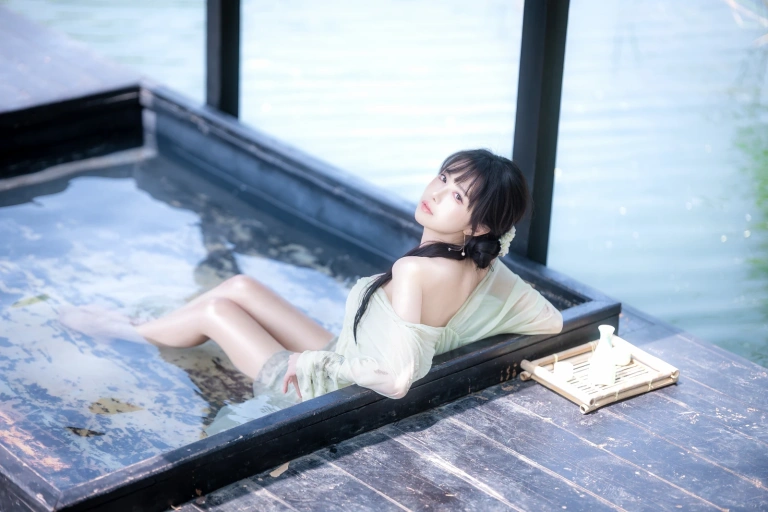Shika小鹿鹿《江南水色》主题写真：65张全套美图，含3个视频