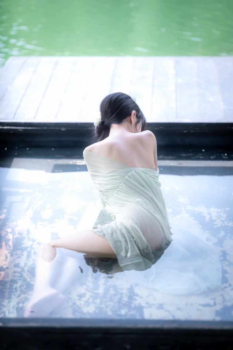 Shika小鹿鹿《江南水色》主题写真：65张全套美图，含3个视频