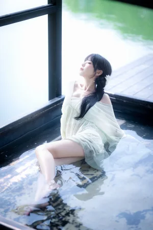 Shika小鹿鹿《江南水色》主题写真：65张全套美图，含3个视频