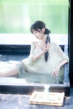 Shika小鹿鹿《江南水色》主题写真：65张全套美图，含3个视频
