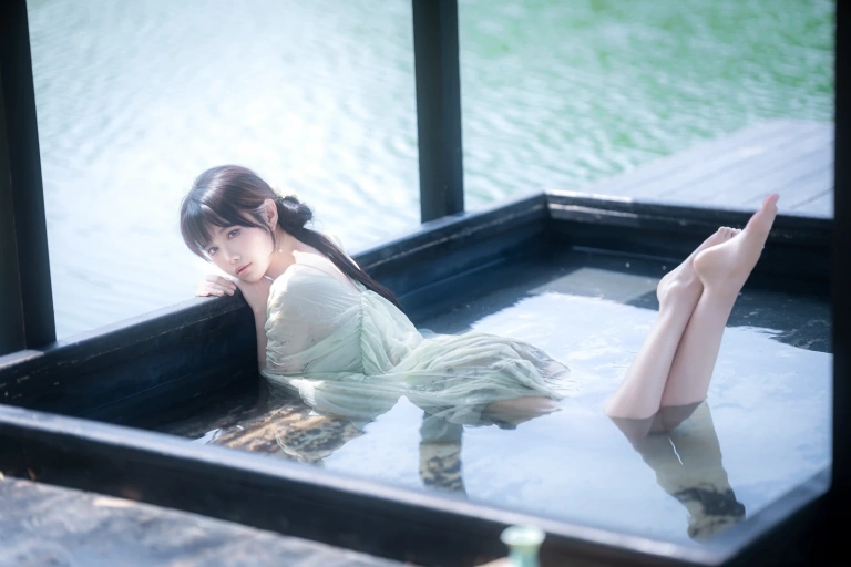 Shika小鹿鹿《江南水色》主题写真：65张全套美图，含3个视频