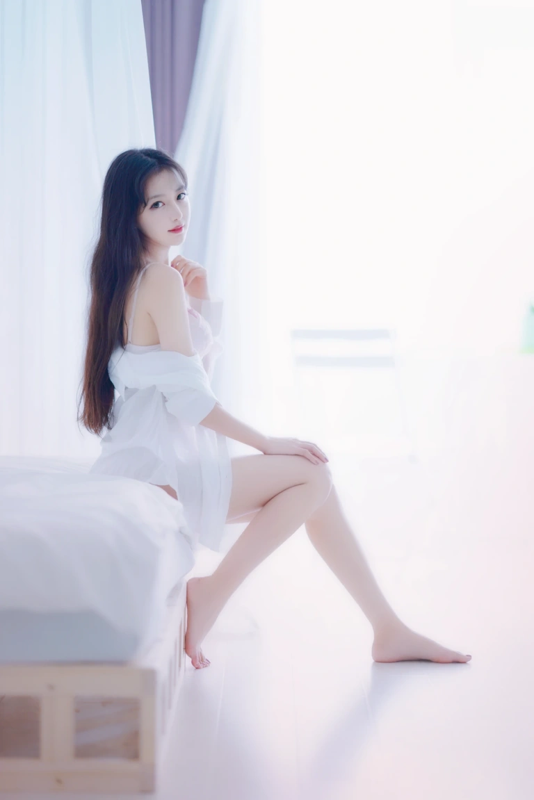 Shika小鹿鹿《白衬衣》主题写真：13张全套美图