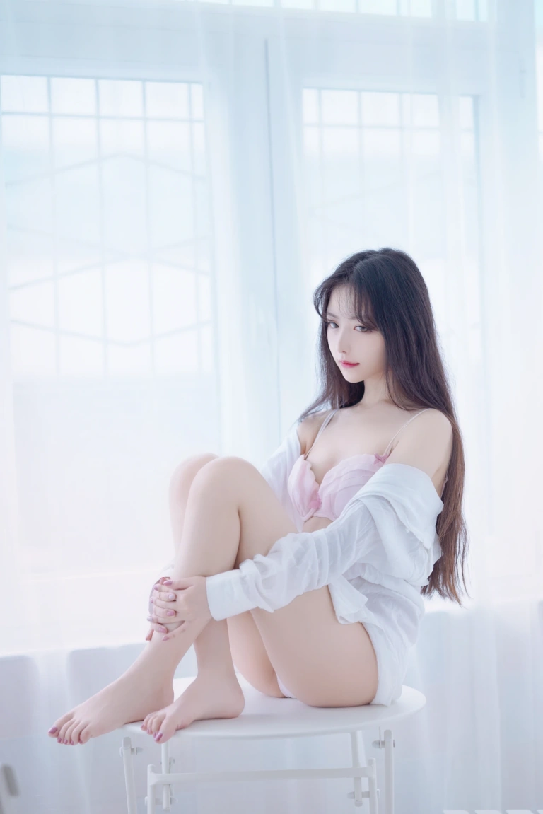 Shika小鹿鹿《白衬衣》主题写真：13张全套美图