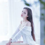Shika小鹿鹿《白衬衣》主题写真：13张全套美图