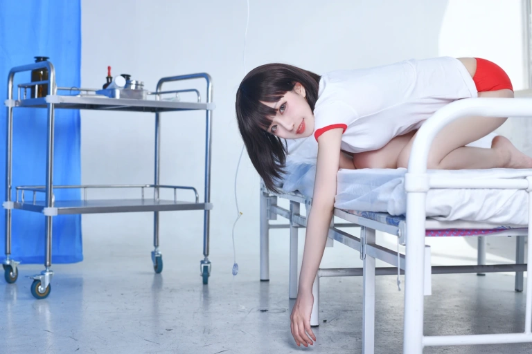 Shika小鹿鹿《保健室》主题写真：12张全套美图