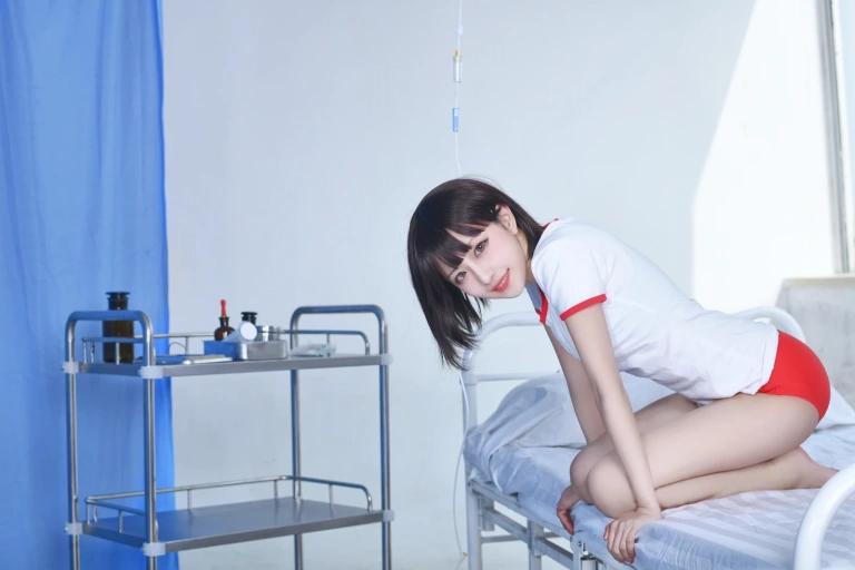 Shika小鹿鹿《保健室》主题写真：12张全套美图