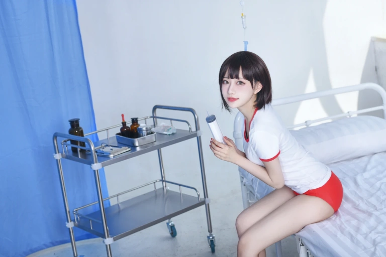 Shika小鹿鹿《保健室》主题写真：12张全套美图