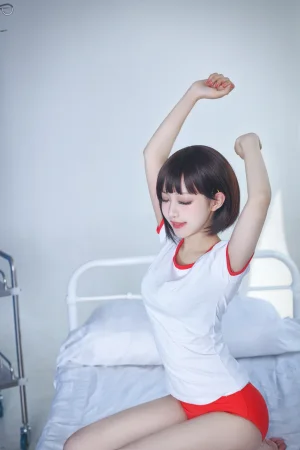 Shika小鹿鹿《保健室》主题写真：12张全套美图