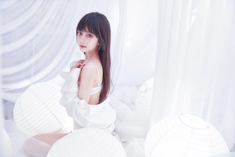 Shika小鹿鹿《纯白》主题写真：18张全套美图