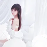 Shika小鹿鹿《纯白》主题写真：18张全套美图