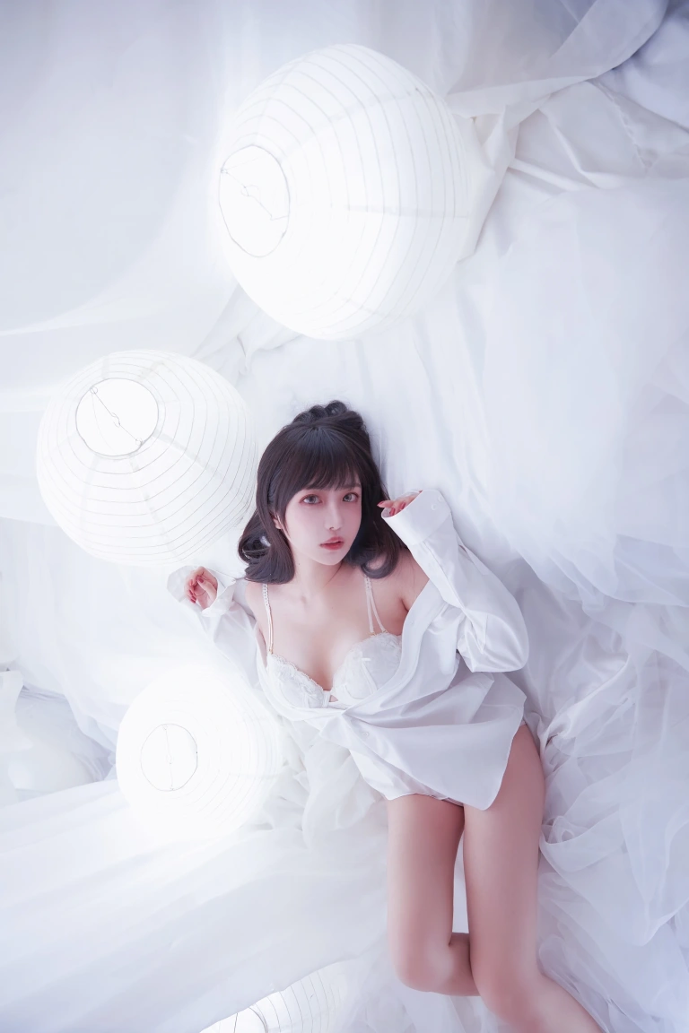 Shika小鹿鹿《纯白》主题写真：18张全套美图