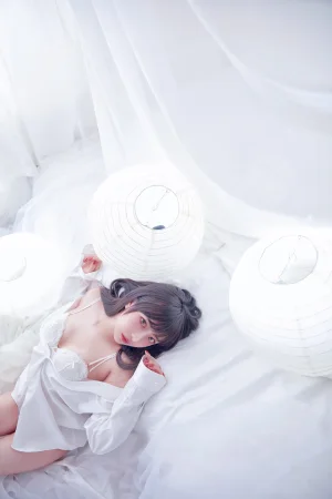 Shika小鹿鹿《纯白》主题写真：18张全套美图